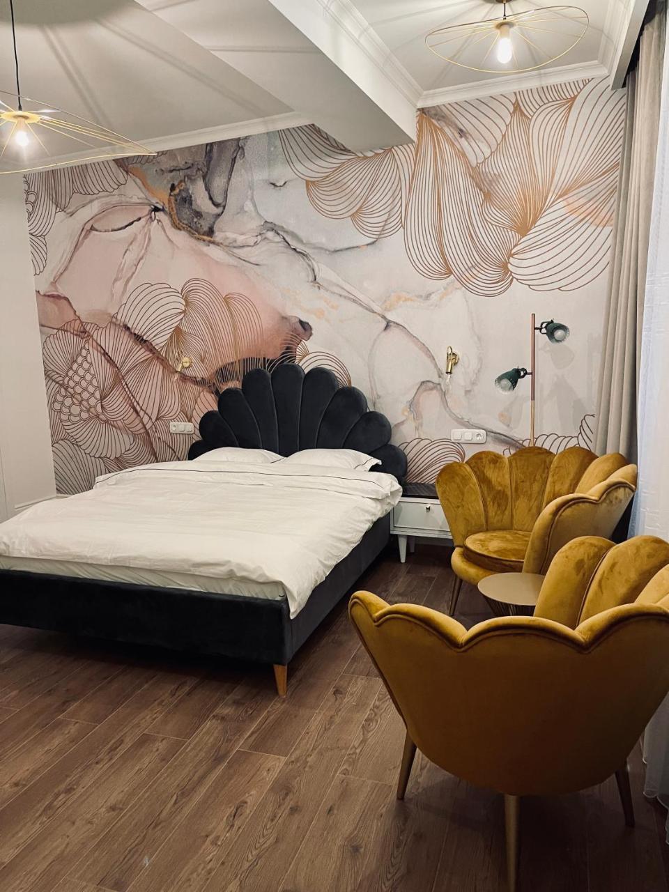 Luxuroom