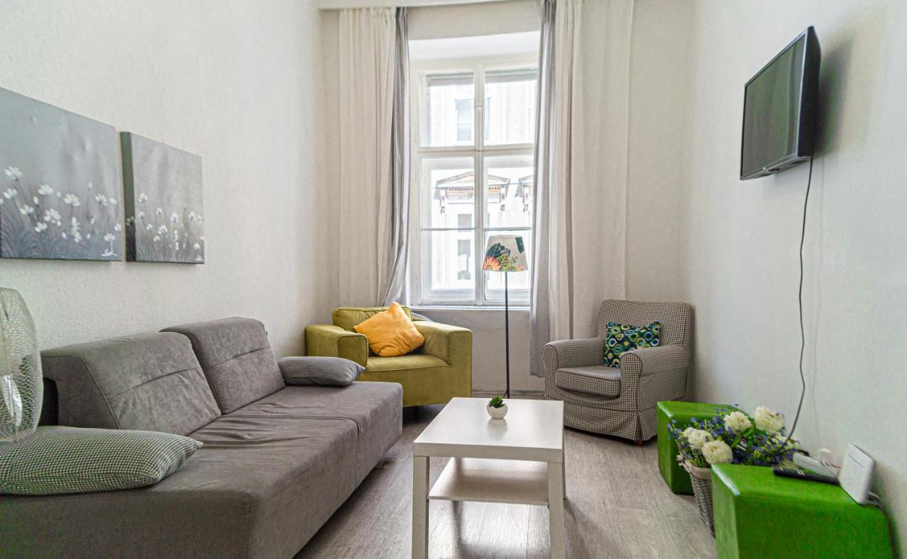 Central 2br Apt. Lovely For Long Stays