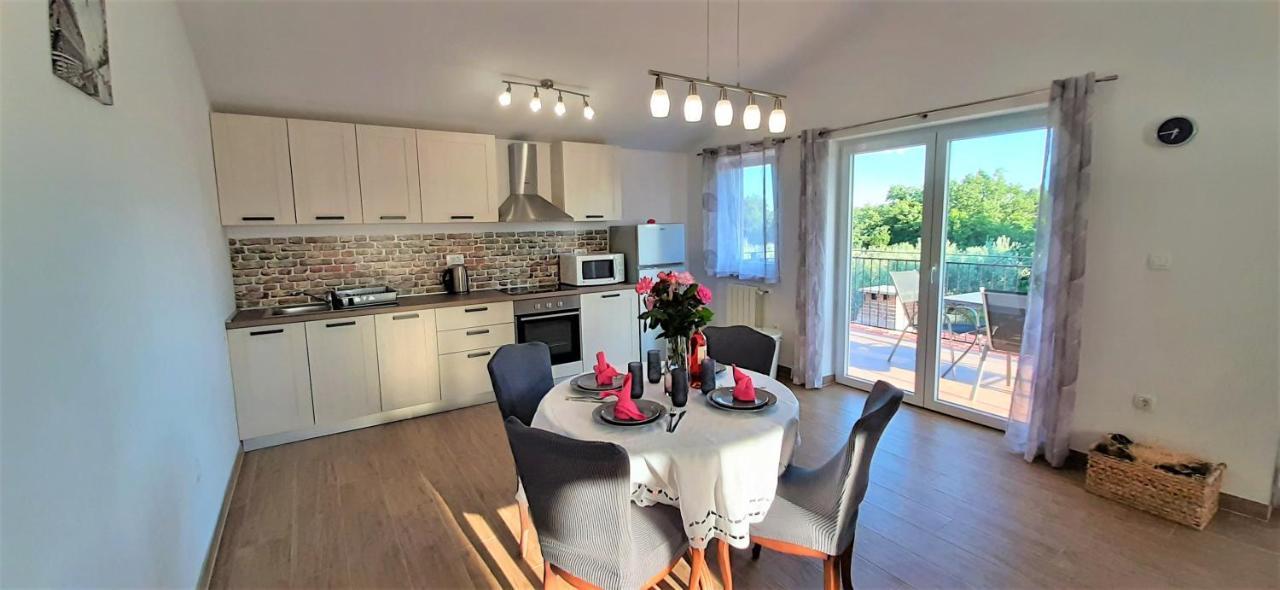 Family Apartment Marea