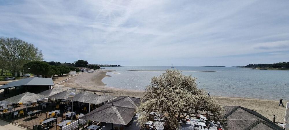 Real 10 M From Sea A7