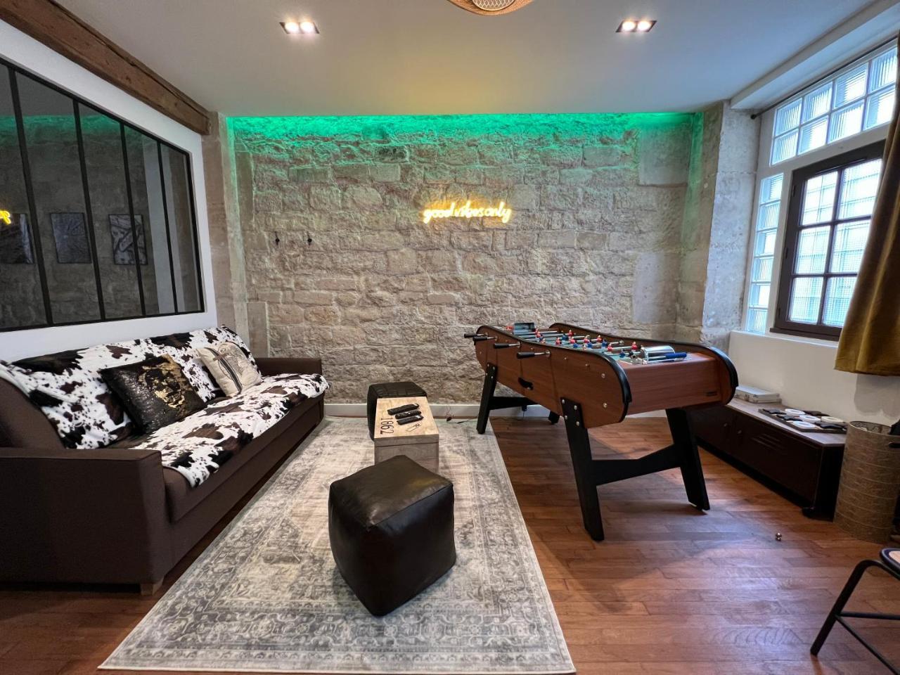 Good Vibes Luxurious Loft In Paris 11th, With Ac & Table Football
