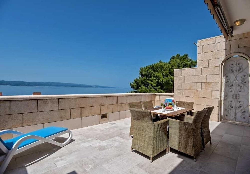 Draga 10 M From Sea A2