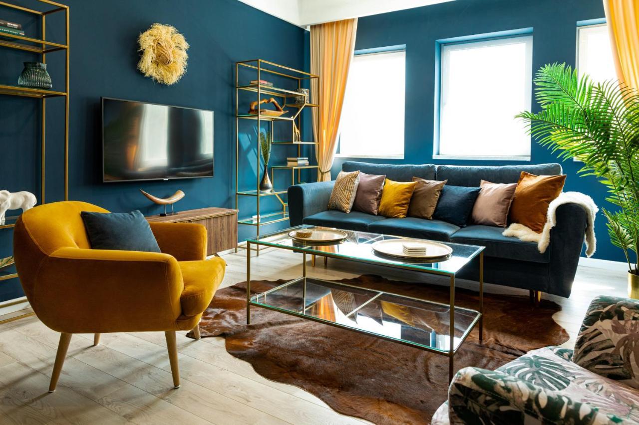 Holt Welcome To The Jungle