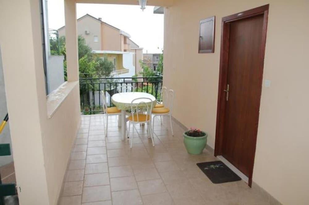 Sini With Parking A1