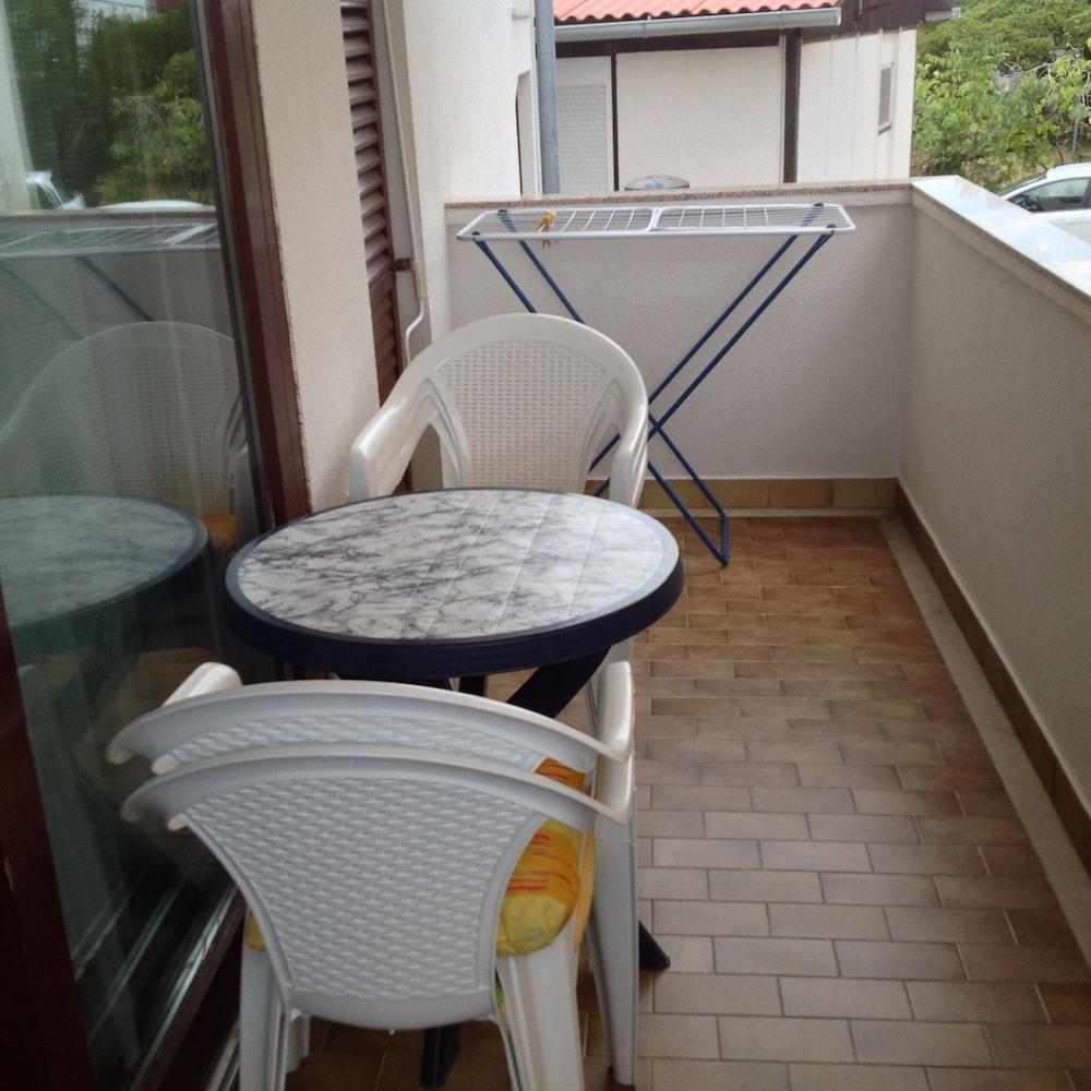 Miki 50 M From The Beach A2