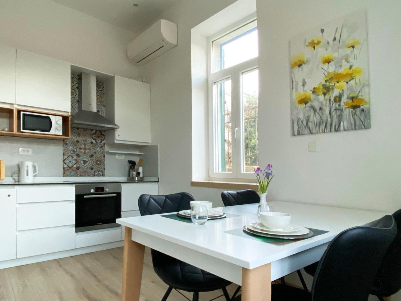 Studio Apt Orchard On Rokova St 5 Min Walk To The Old Town Of Split
