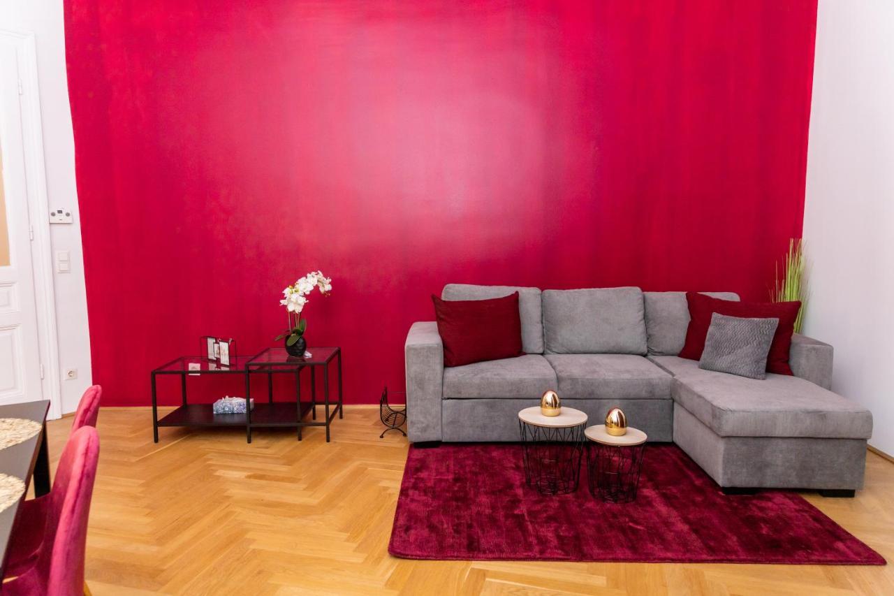 Ruby Luxurious Apartment With View Of Schonbrunn Palace