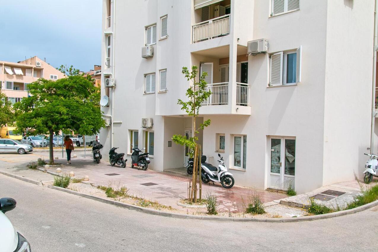 Apartments With A Parking Space Makarska 19637