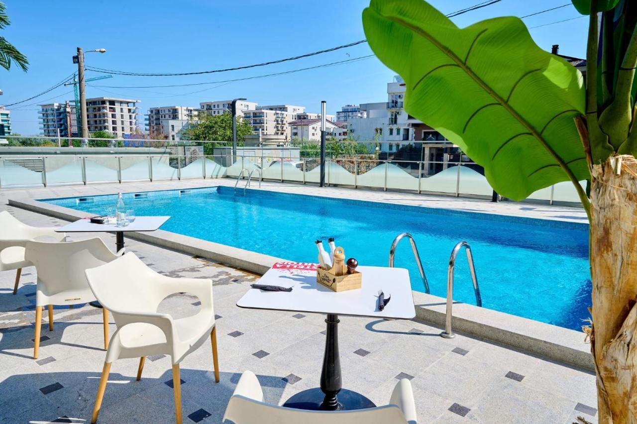 Color Studios In Nord10 Pool & Playground