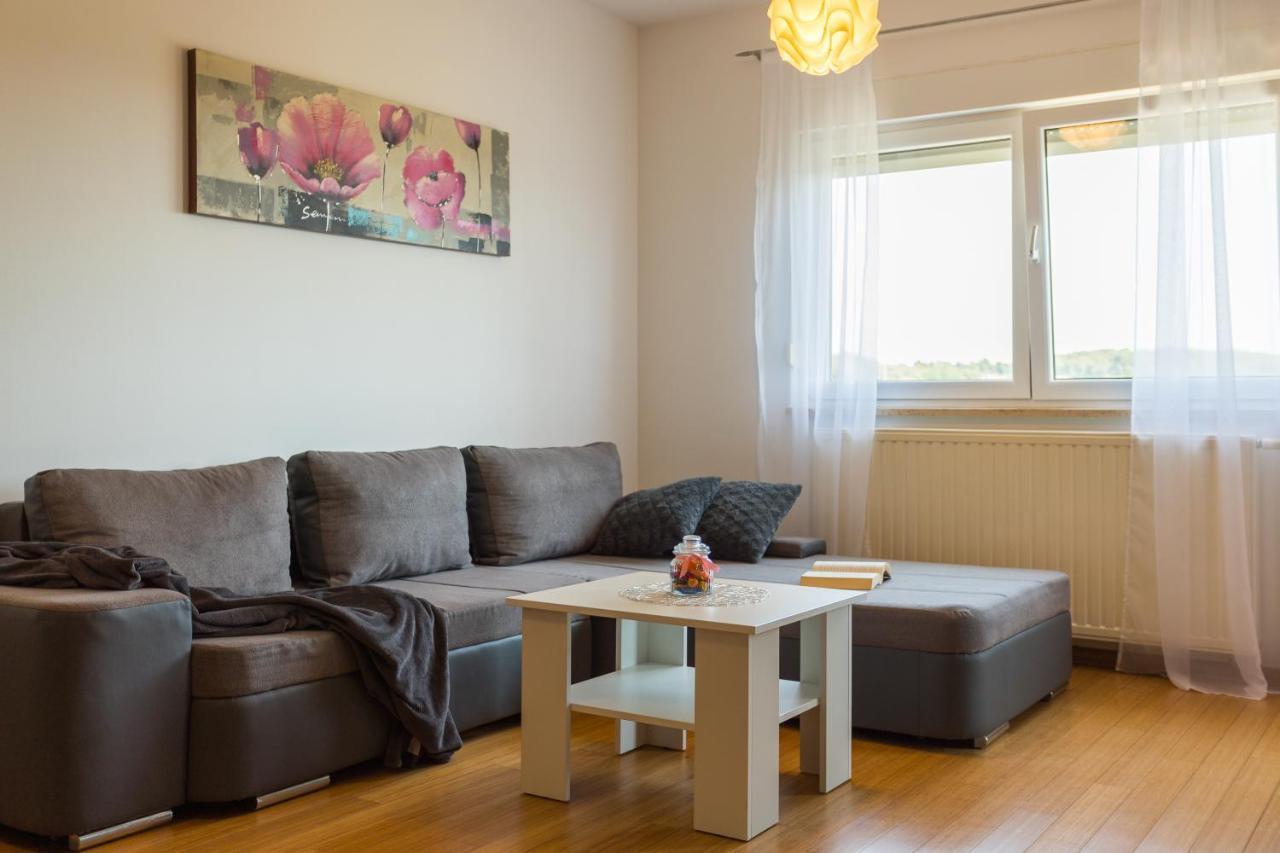 Apartman E & T ****