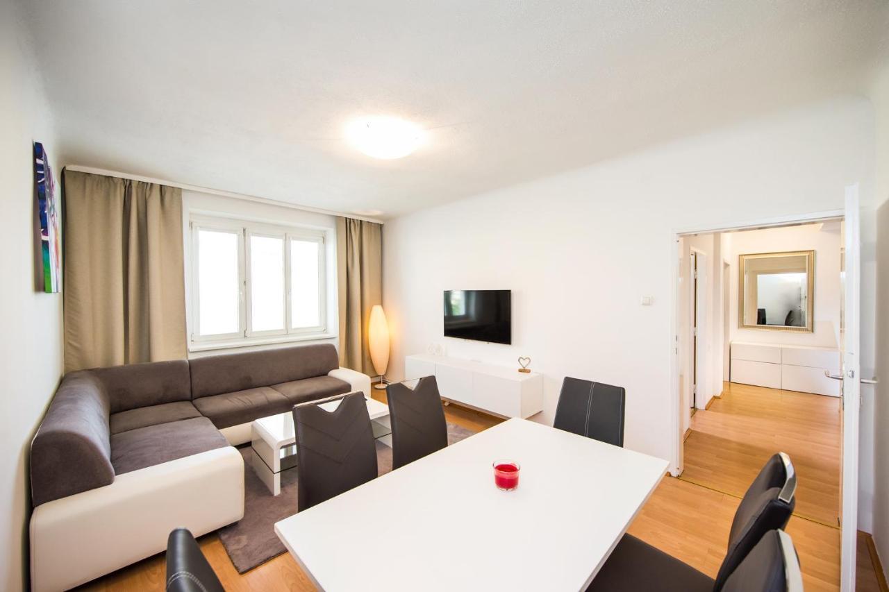Lovley Central Vienna Apartment With Balcony