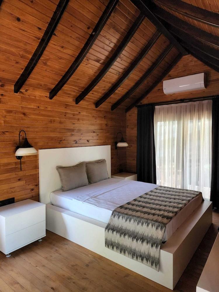 Dolce Vita Luxury Bungalows