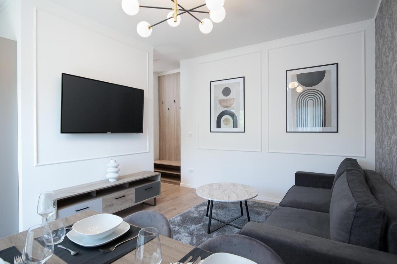 Golden Gate Apartment
