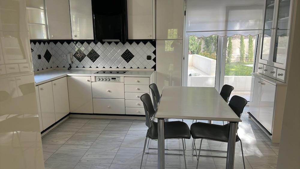 Panorama Villa With Pool & Garden