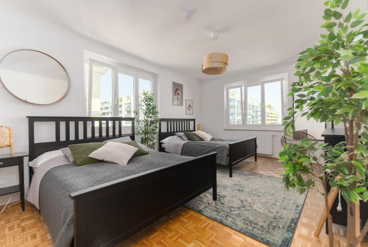 King Bed Home, 3 Bed Rooms, Perfect For Long Term Stay