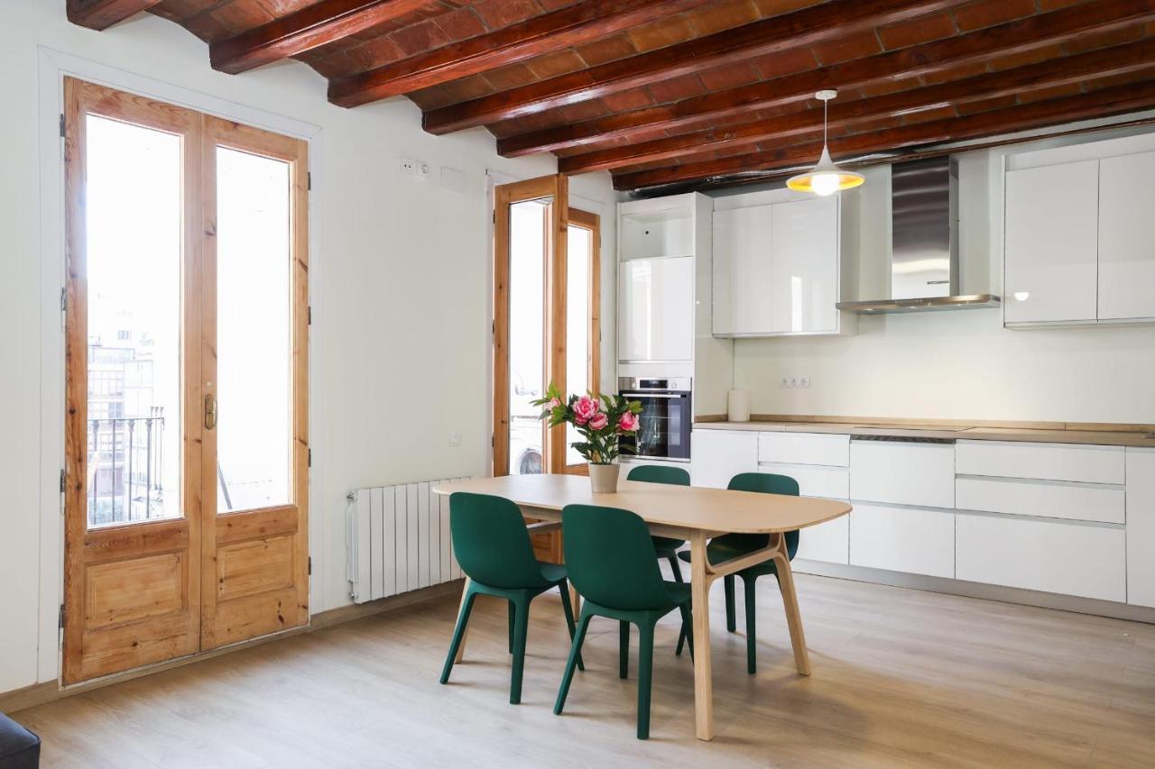Huge & Modern 4 Bedroom Apartment Next To Paseo de Gracia