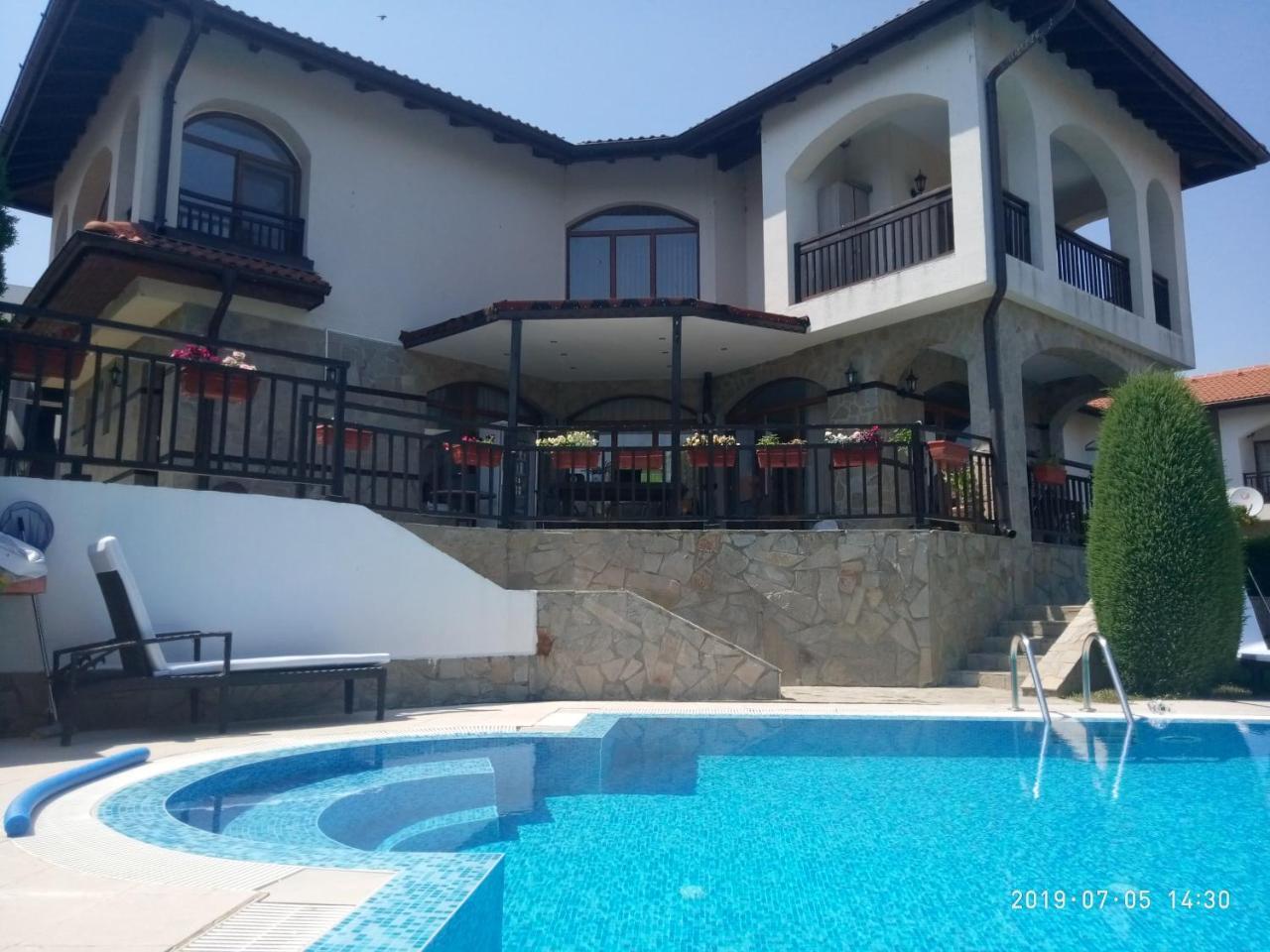 2-h Komnatne Apartament V G.pomorie Bolgariq