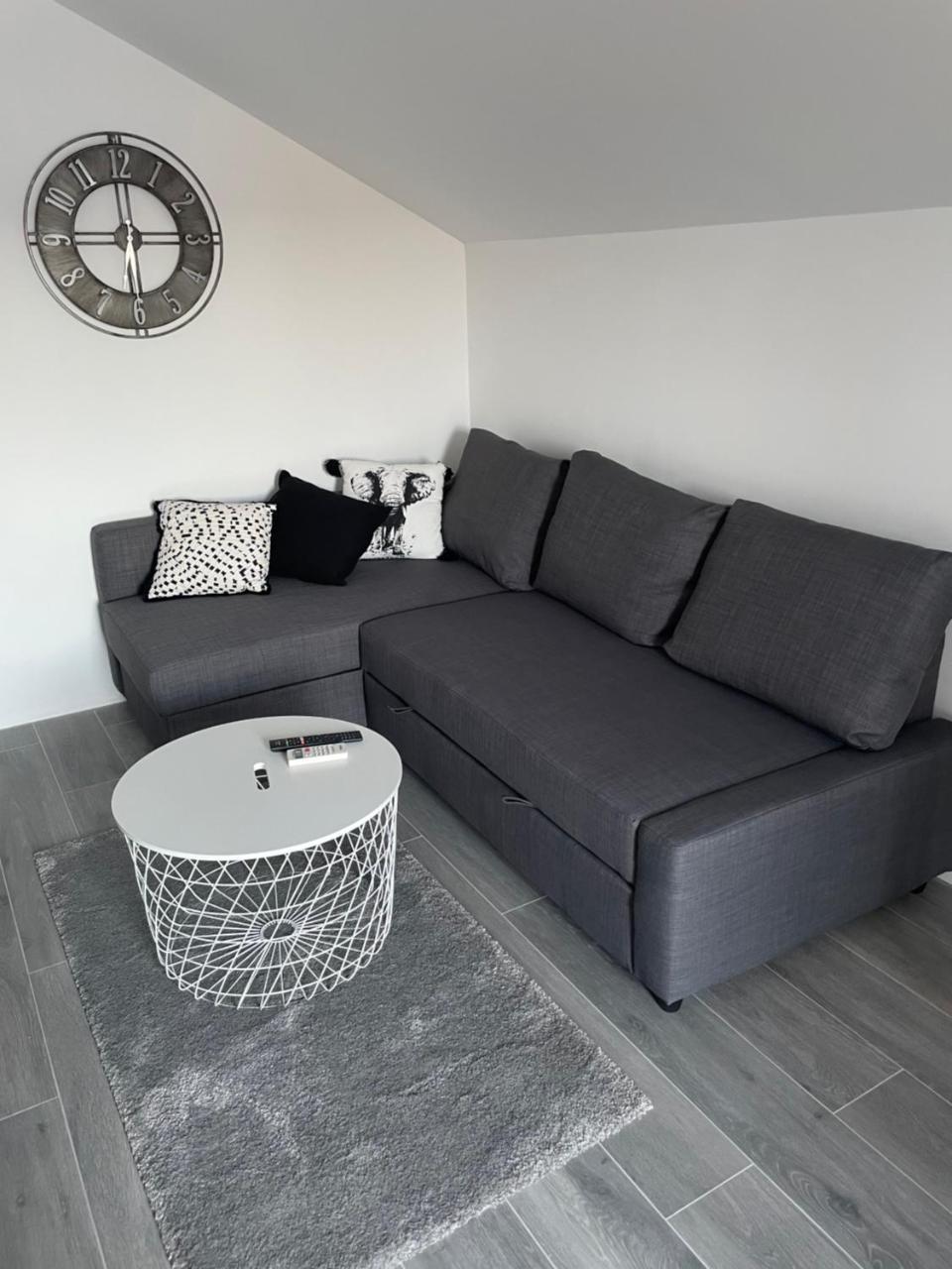 Yin Yang Studio Apartman