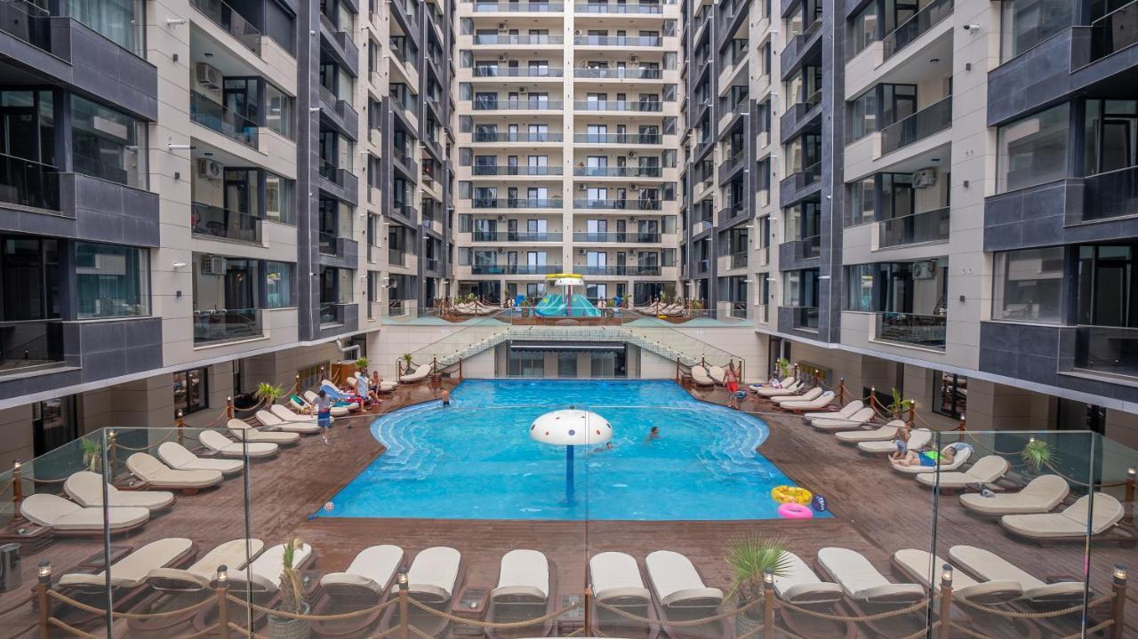Mamaia Beach Condos 2