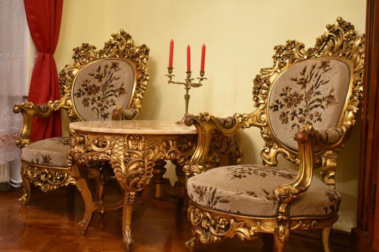 History Apartments Cetatii
