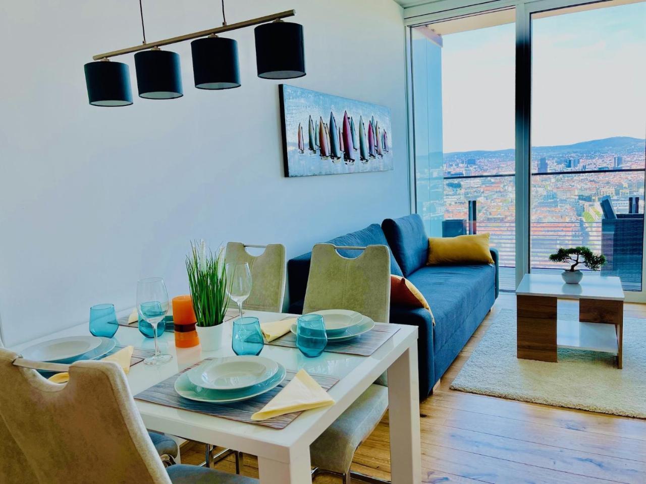 Triiiple Level 31 Sonnenwohnen Apartment Mit Fantastischem Ausblick Und Parkplatz