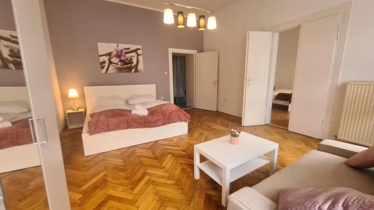 Commodious 3br Apt. Ideal For Families & Friends
