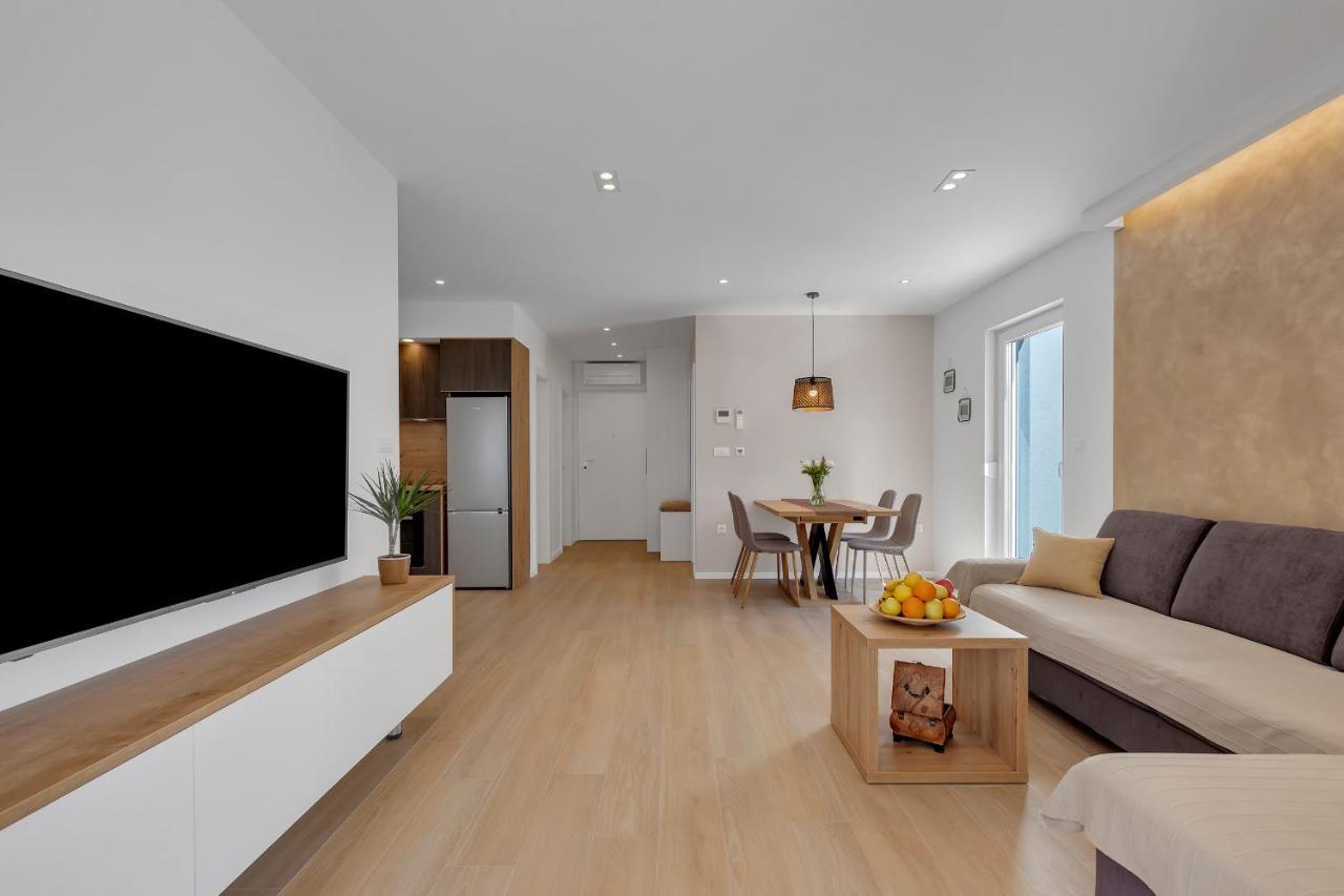 Apartman Roza, Prekrasni Novi Apartman S Parkingom