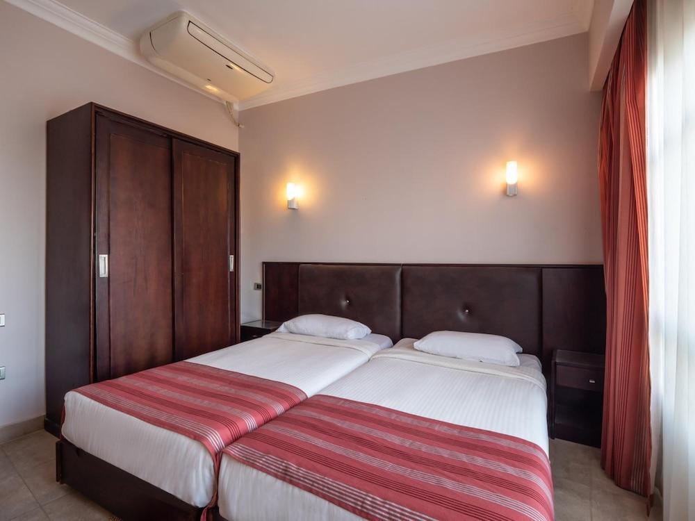 Sunny Days Mirette Family Resort Families & Couples Only