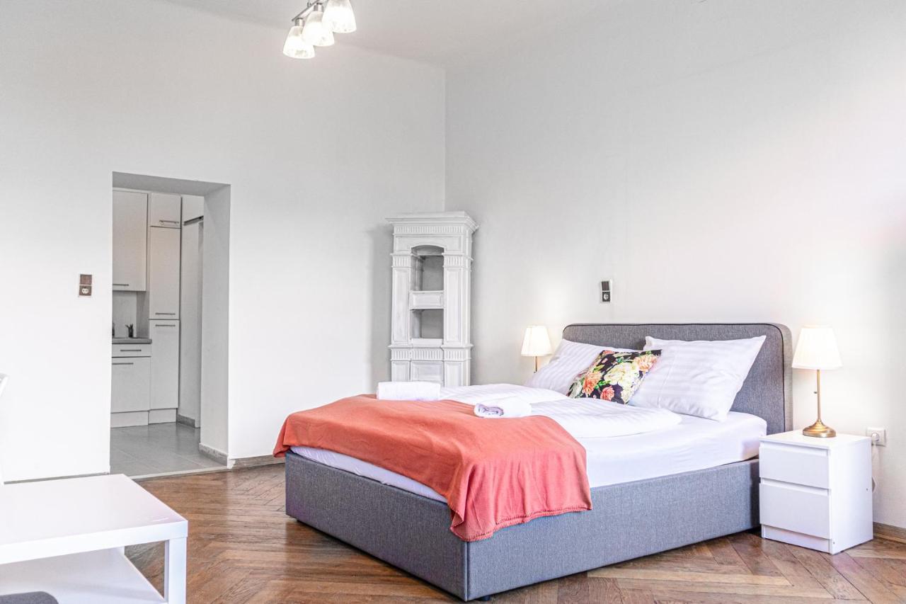 Gorgeous 1br Apt Near Akh Hospital