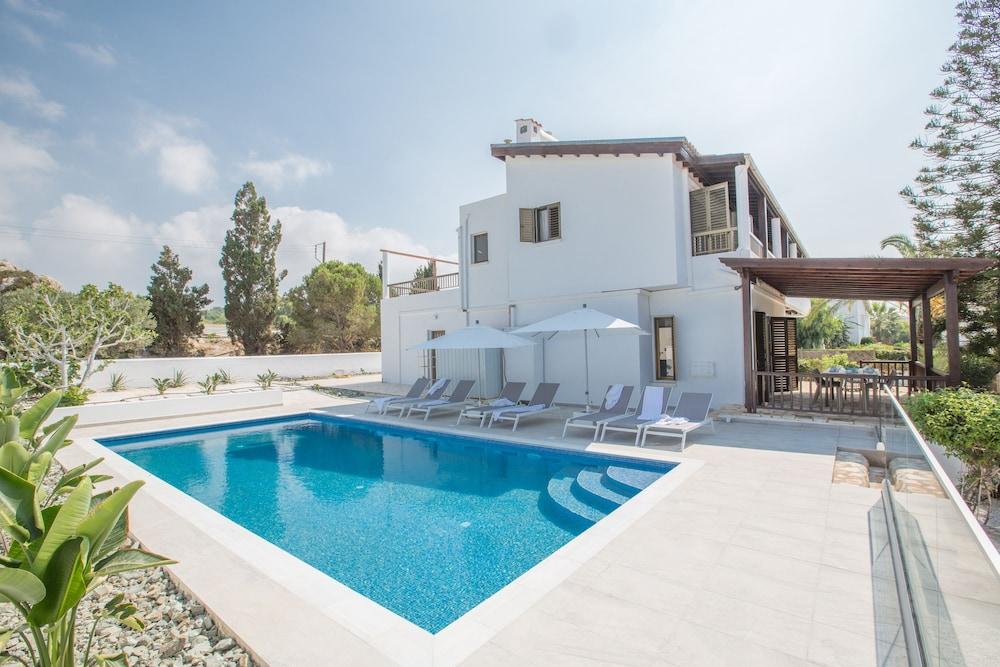 Villa Rosie, Modern 4bdr Ayia Napa Villa With Pool