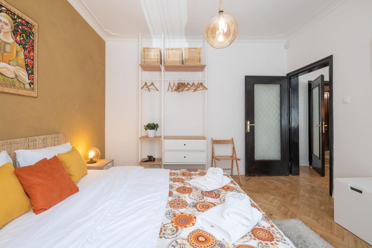 Sophisticated Gem With Private Parking
