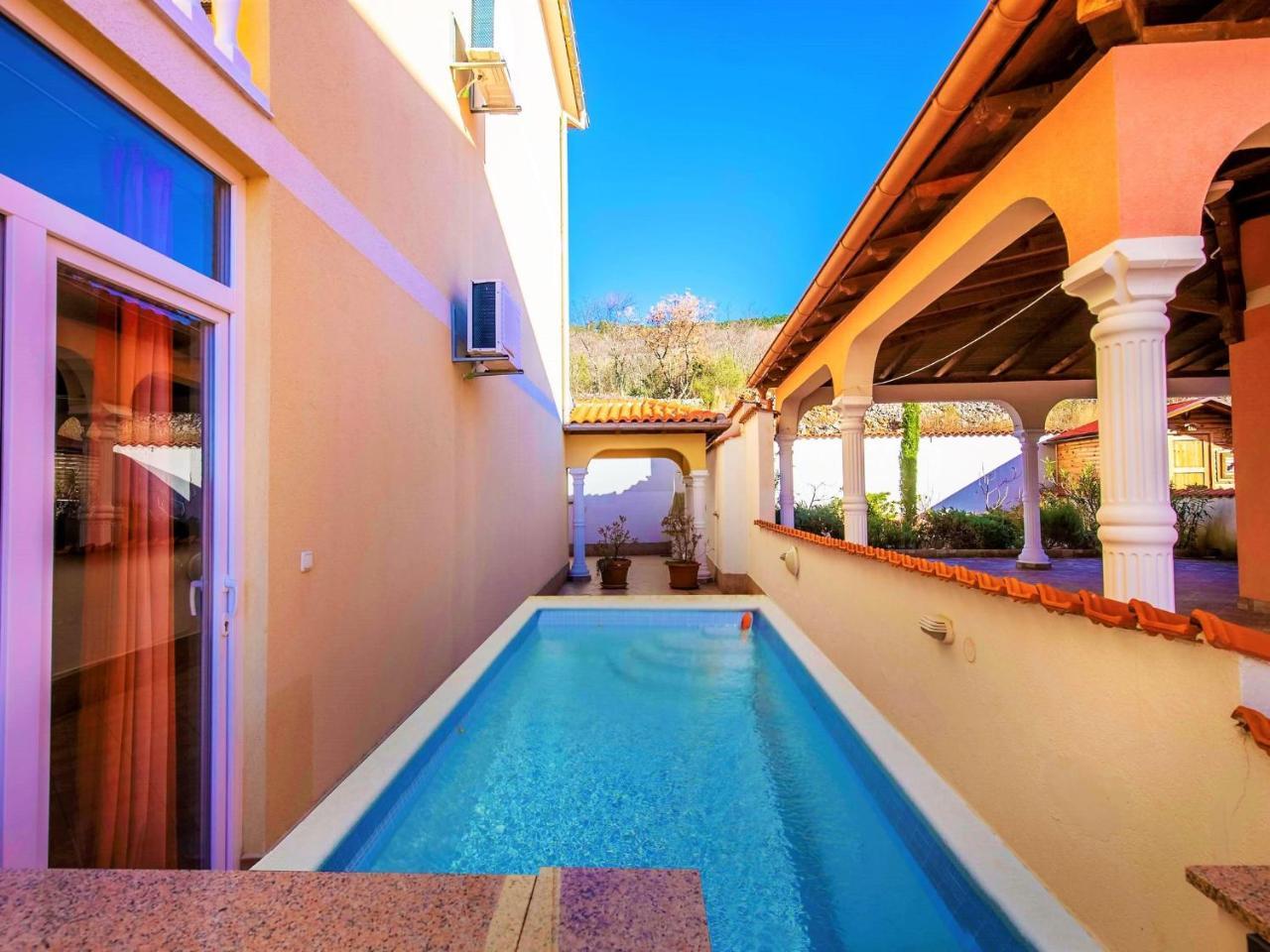 Beautiful Apartment In Dramalj Croatia With Swimming Pool