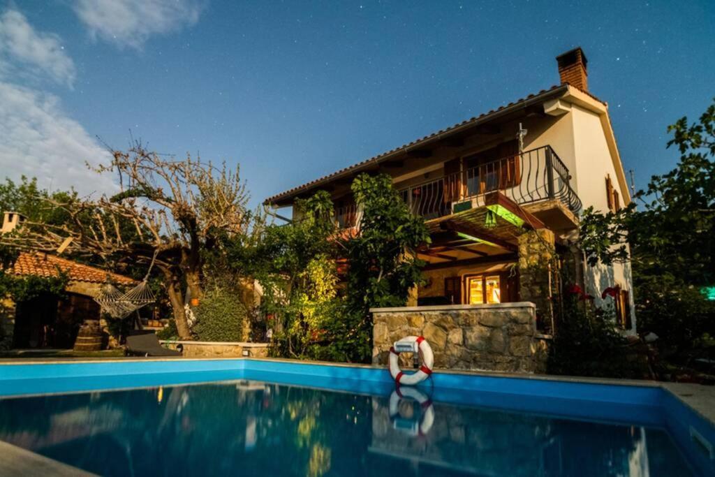 Etno Villa With A Pool Matusanovi Dvori Rab