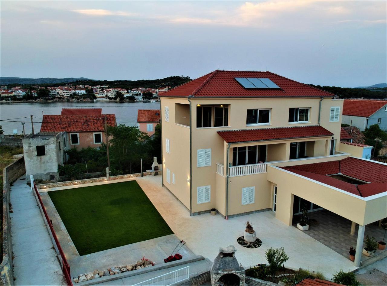 Pekasovi Seaview Apartament On A Beautiful Island Krapanj, Sibenik