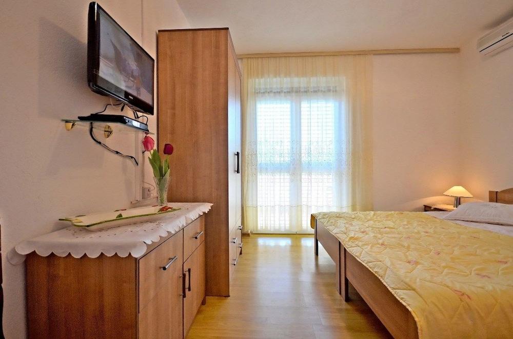 Apartments & Room Marin