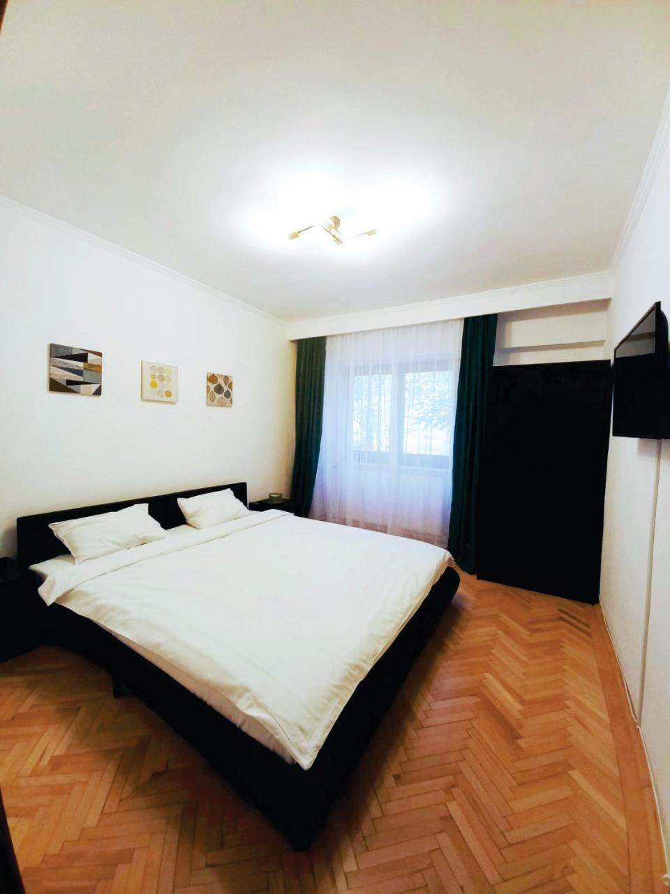 Vero Apartament Central Rm Valcea