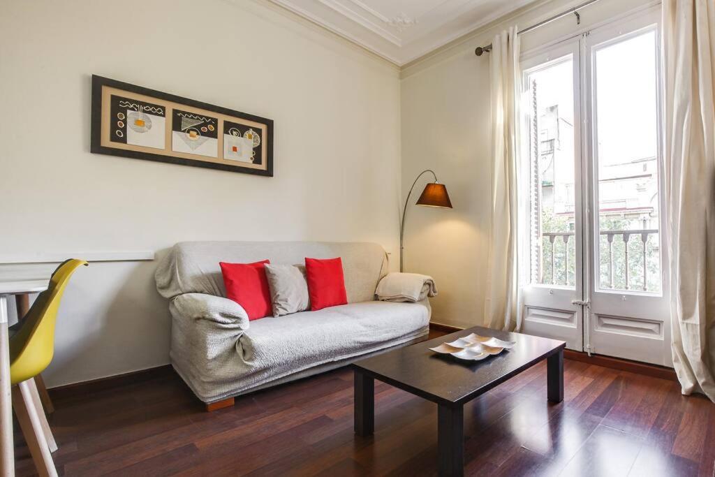 Ronda Sant Pere Private City Center 3bedroom Suite B