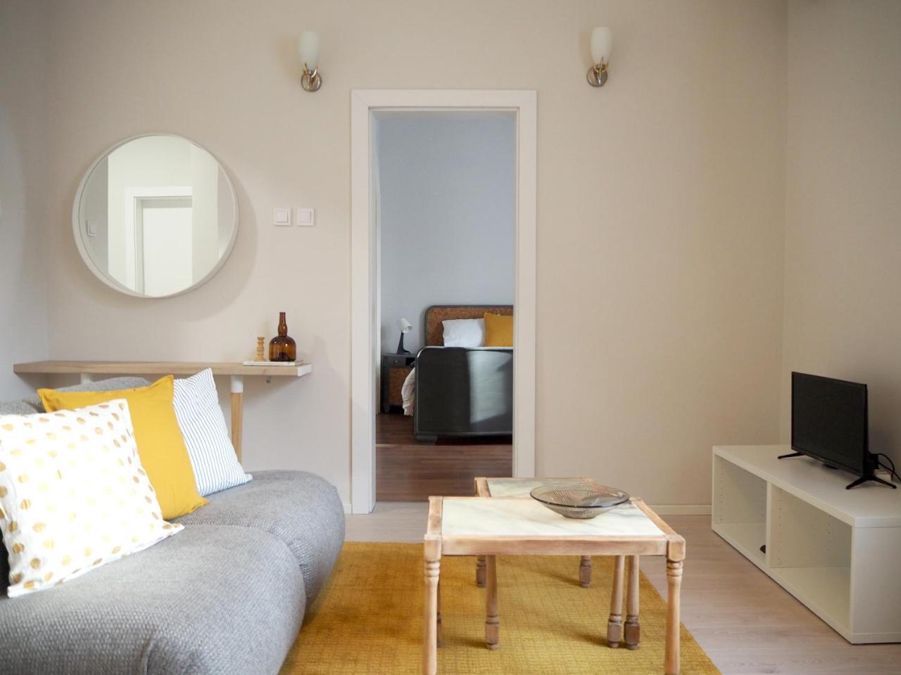 Cache Bright One-bedroom Apartment In Sofia