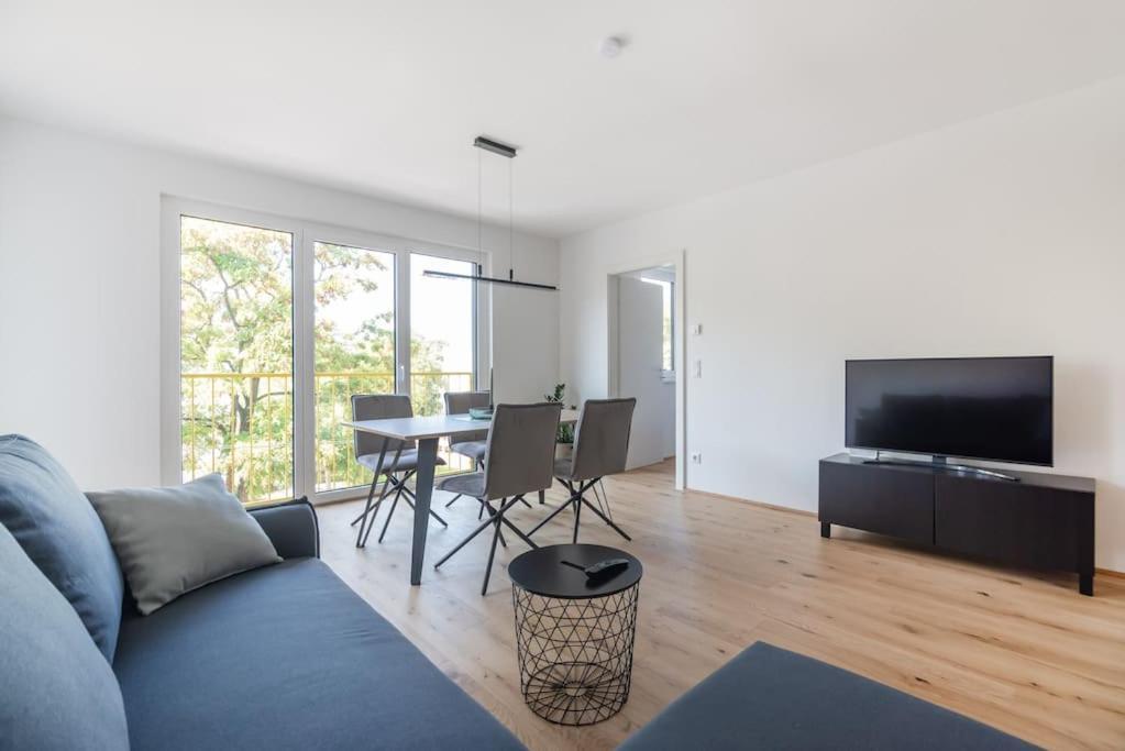 Grune Und Zentrale Ruhelage Im Neubau Mit Balkon