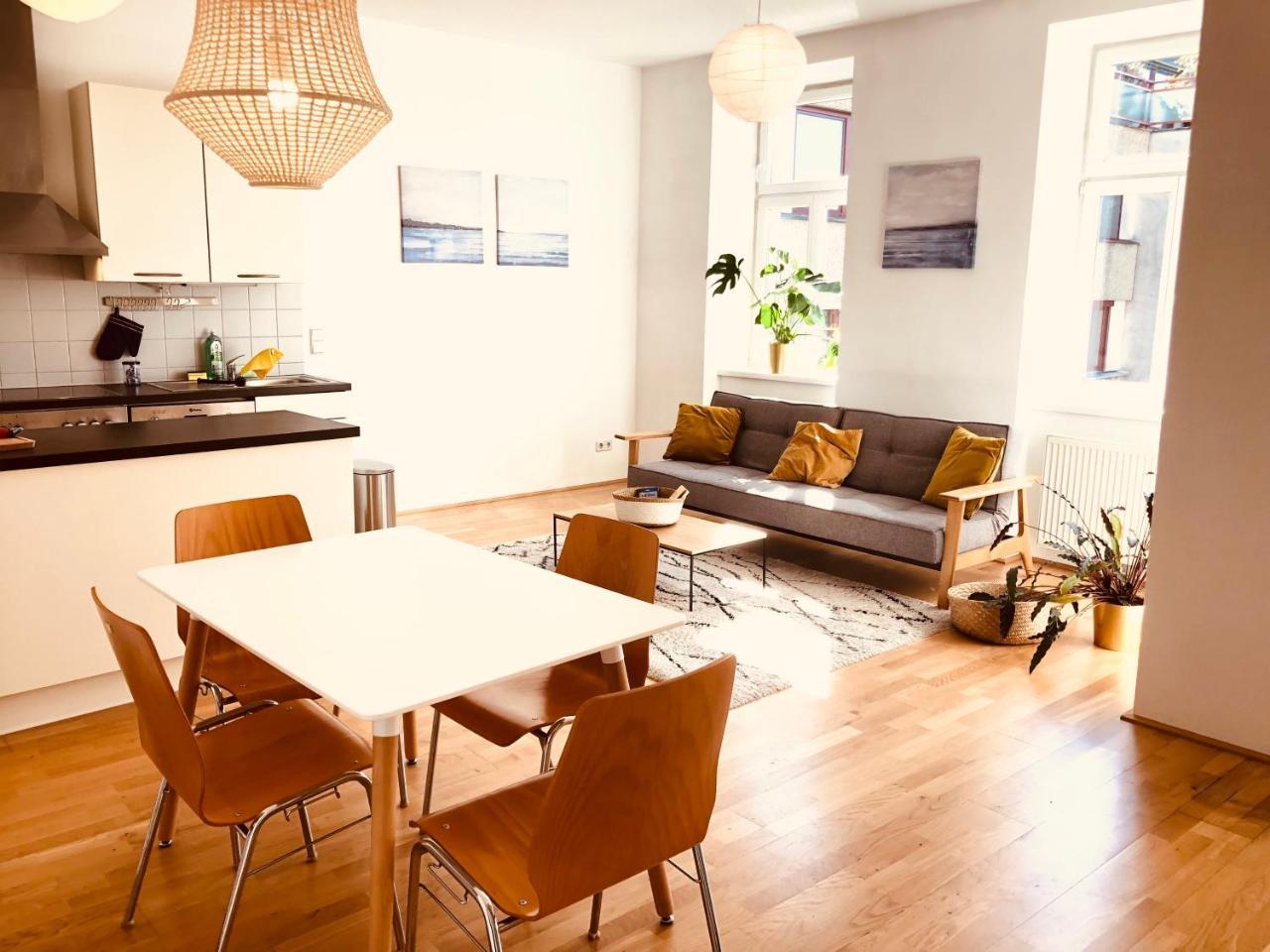 Helle 4 Zimmer Familien-wohnung Mit Balkon! Schloss Schonbrunn In Gehdistanz