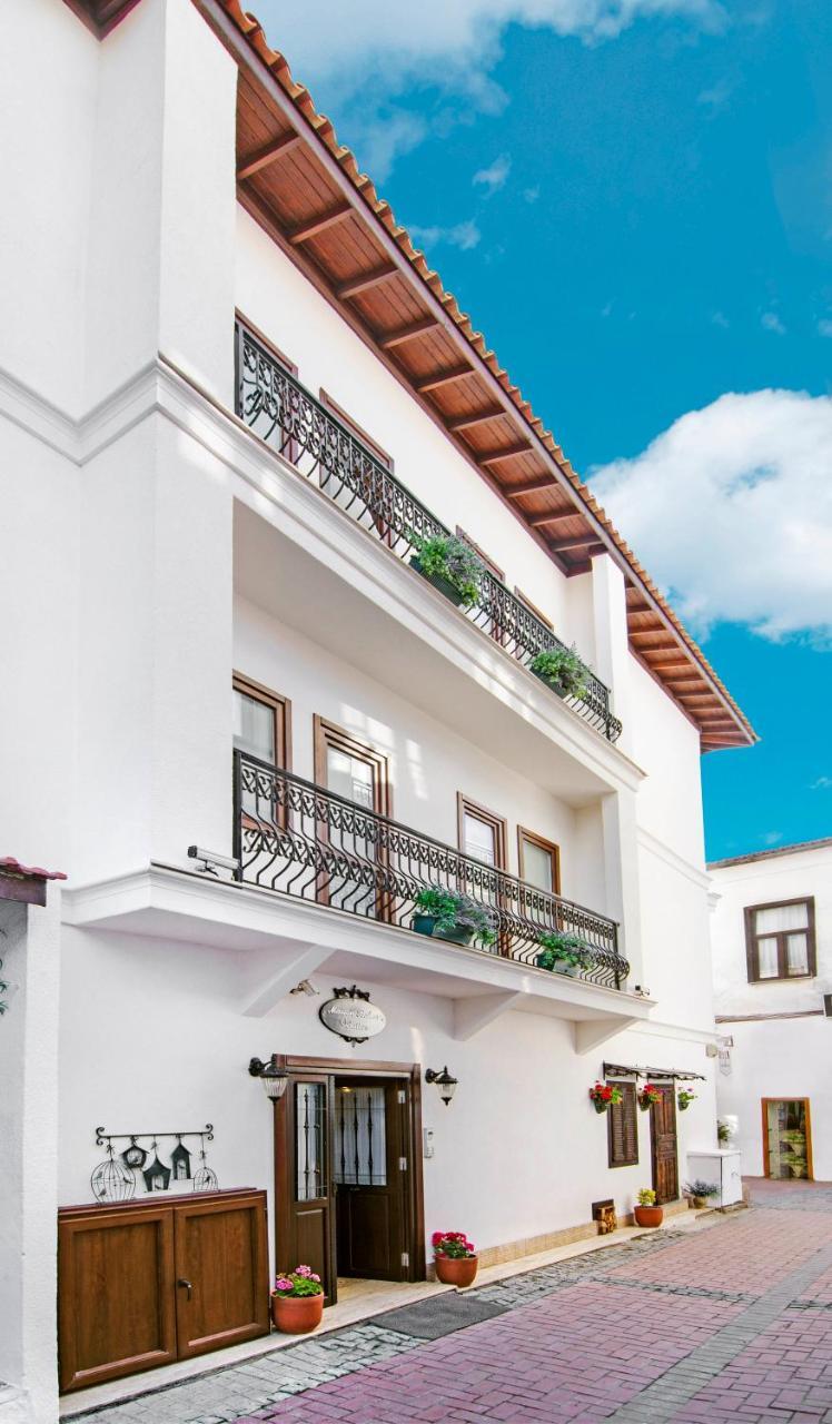 Rodina Suites