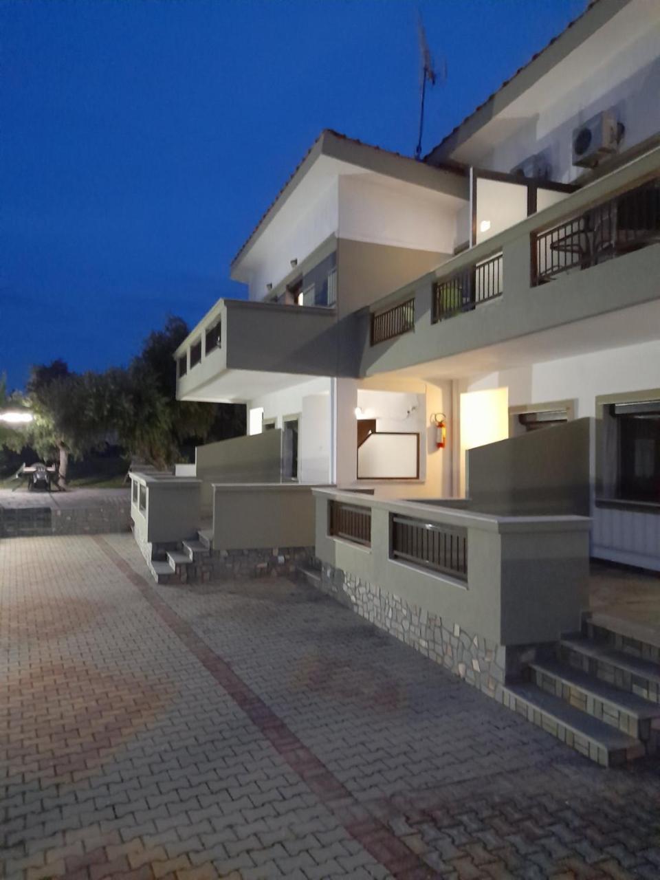 Giola Aparments & Studios 2