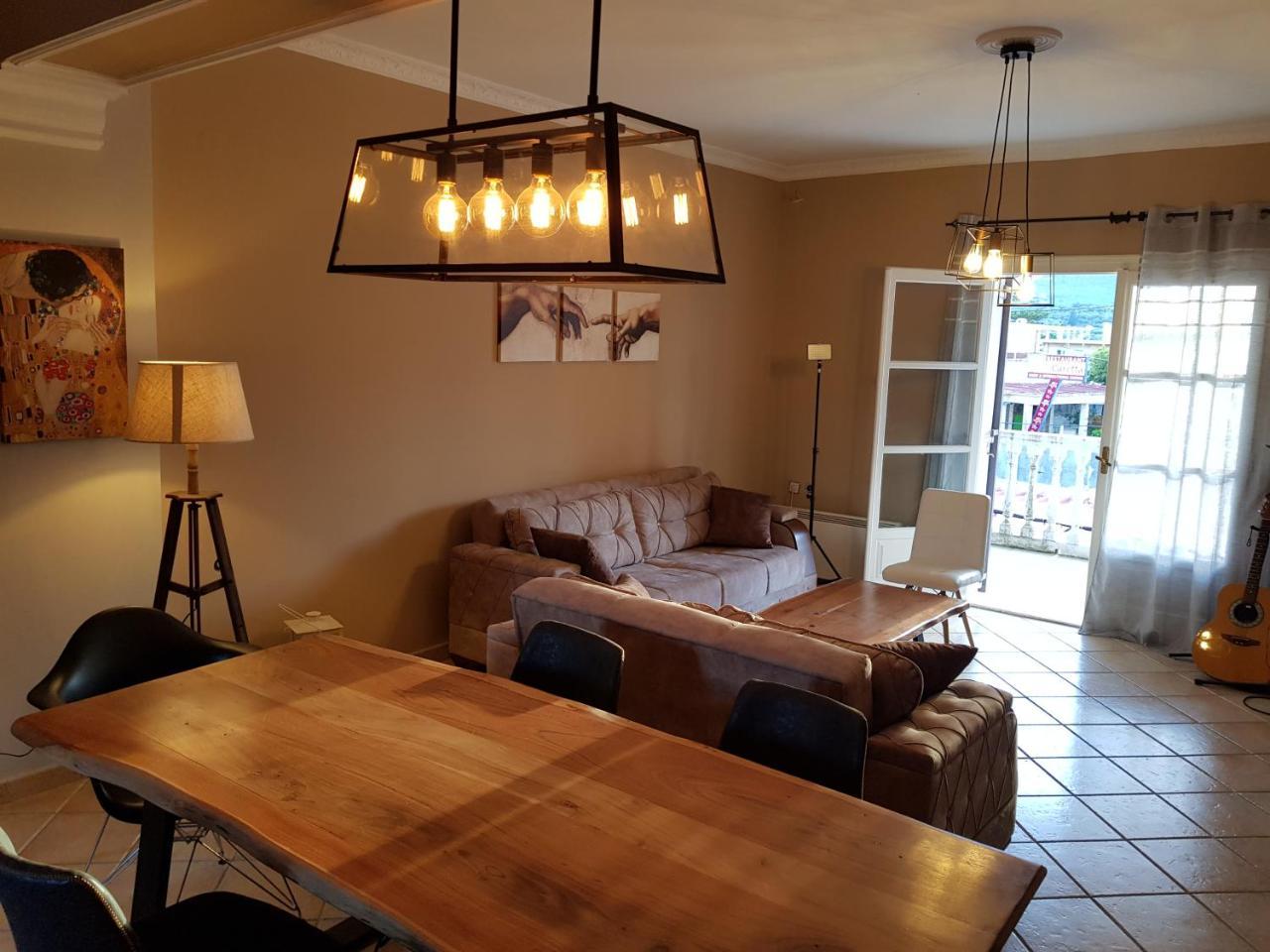 Mojo Modern Apartment 2