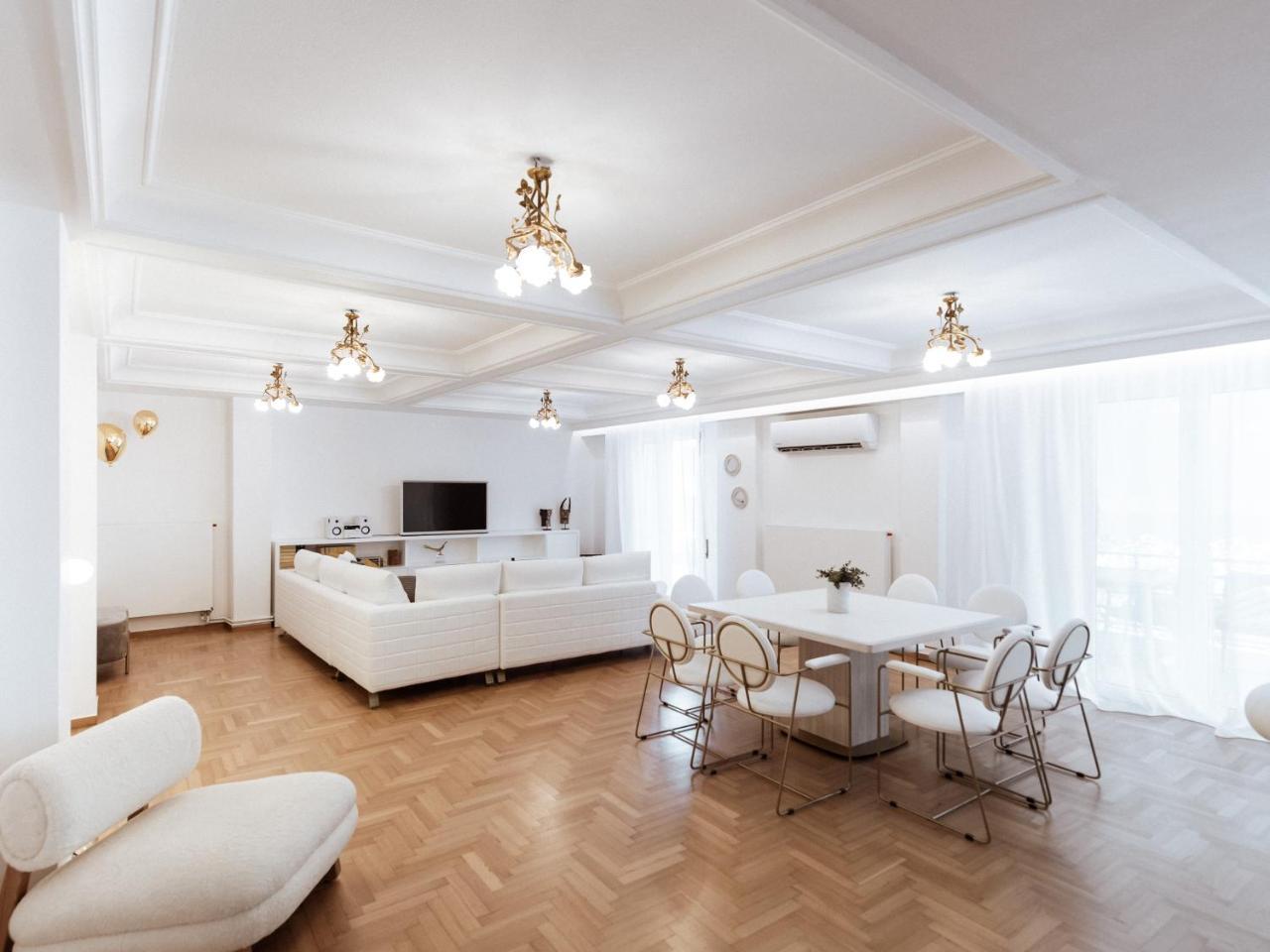 Luxury 3br Apartment In The Heart Of The City