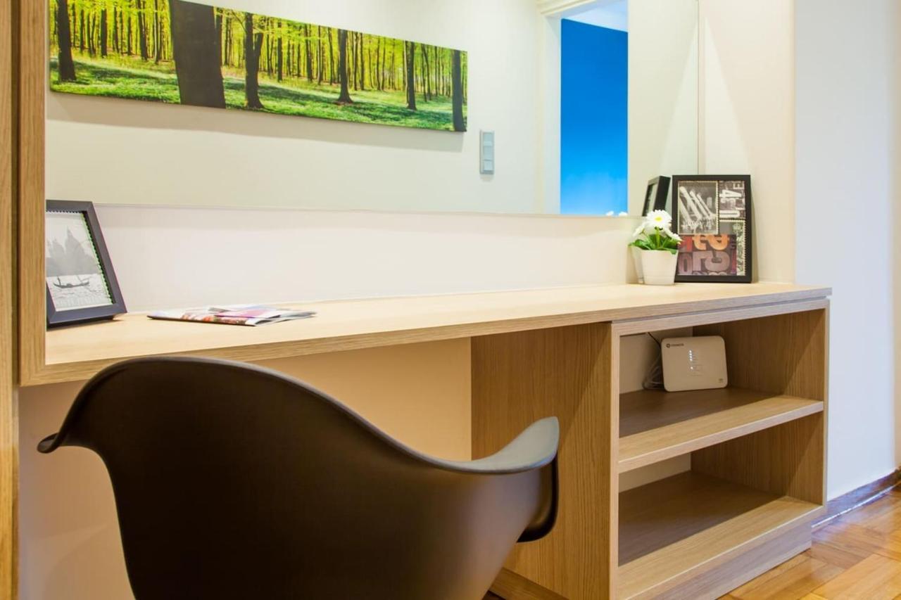 Toni's Brand-new Studio Next To Syntagma Square