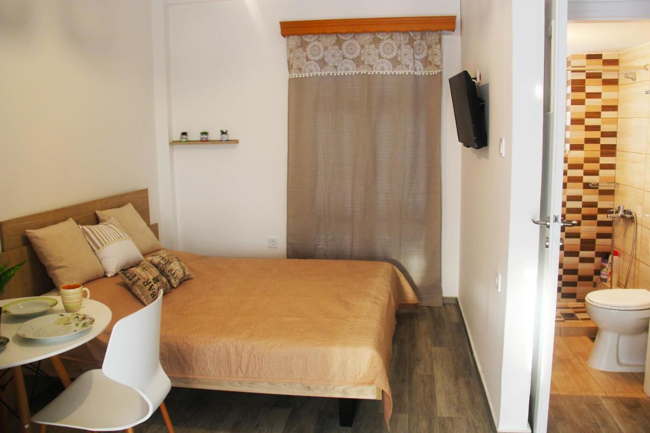 Fully Renovated Small & Cosy Studio