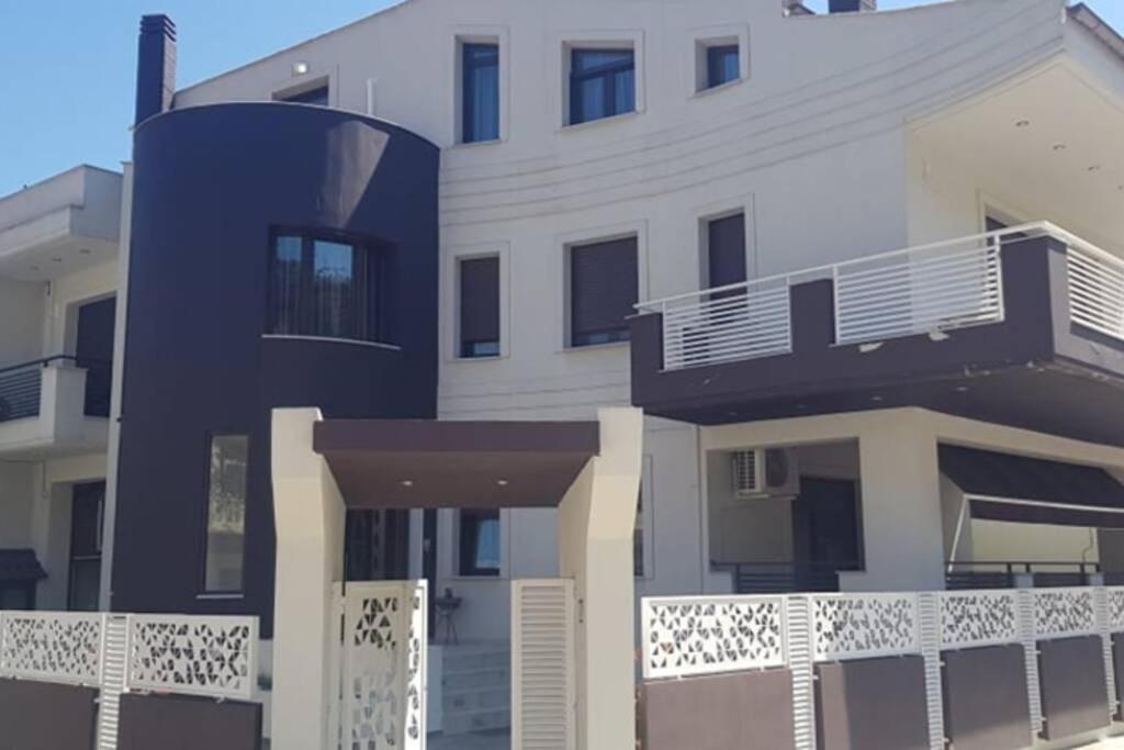Aretousa Center Luxury Suites 1
