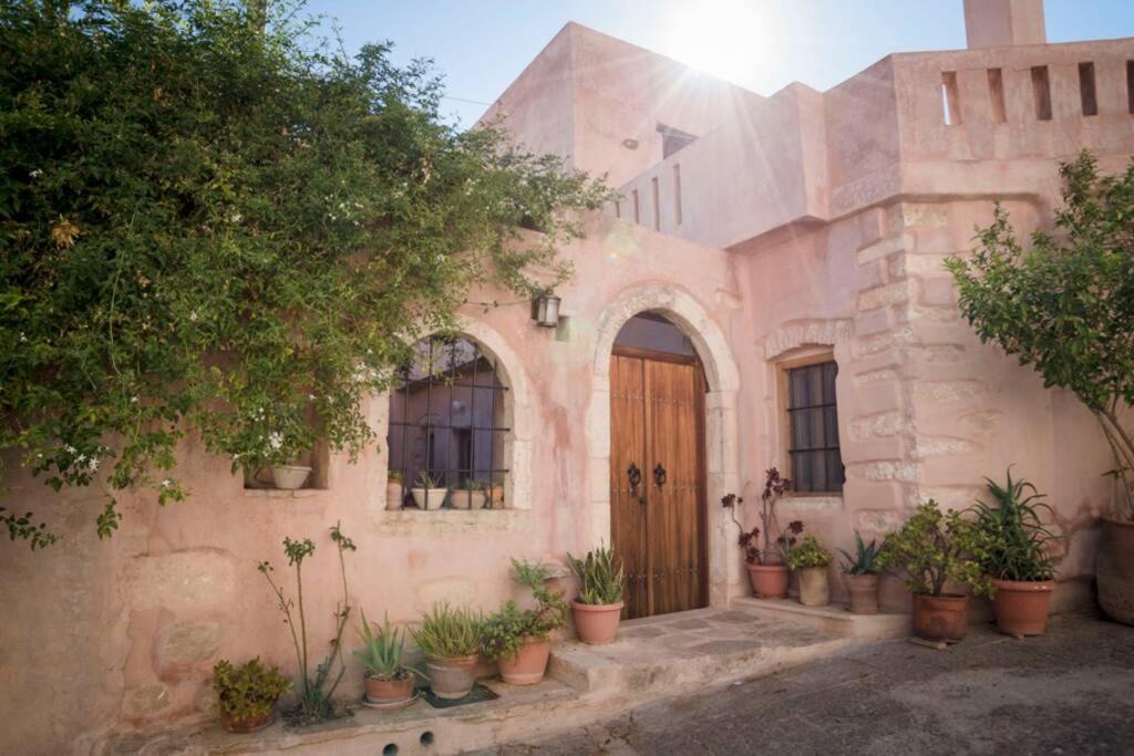 Nino's House In Kato Chorio Of Ierapetra