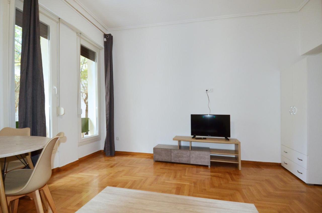 An Urban Apartment At Plateia Koliatsou