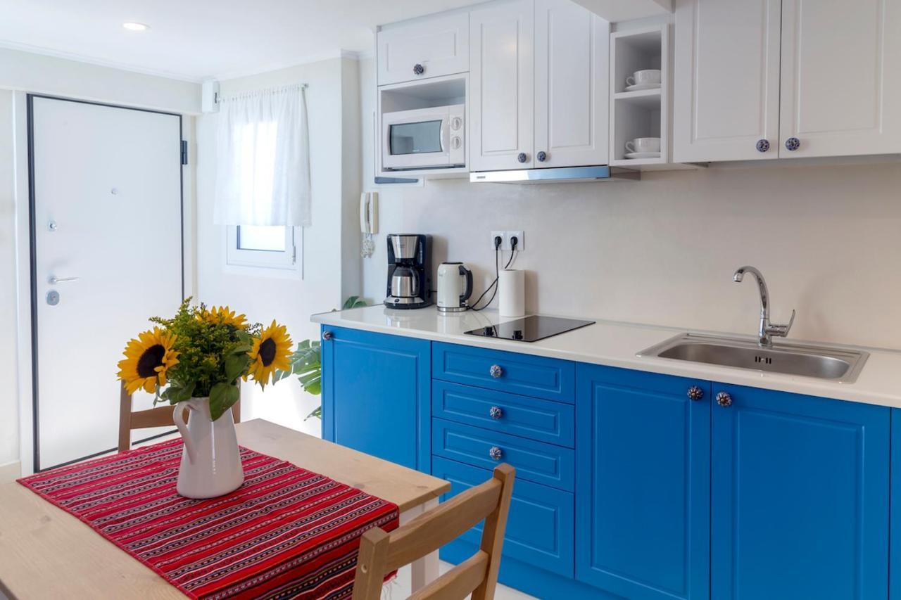 Blue & White Apartment Vipgreece